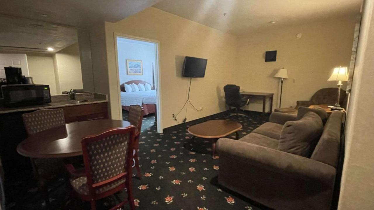 Surestay Hotel By Best Western Eureka Exterior photo